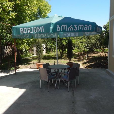 Guest House On Angisa Batumi Exteriér fotografie