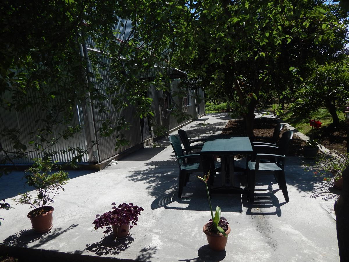 Guest House On Angisa Batumi Exteriér fotografie