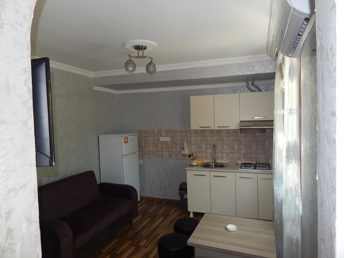 Guest House On Angisa Batumi Exteriér fotografie