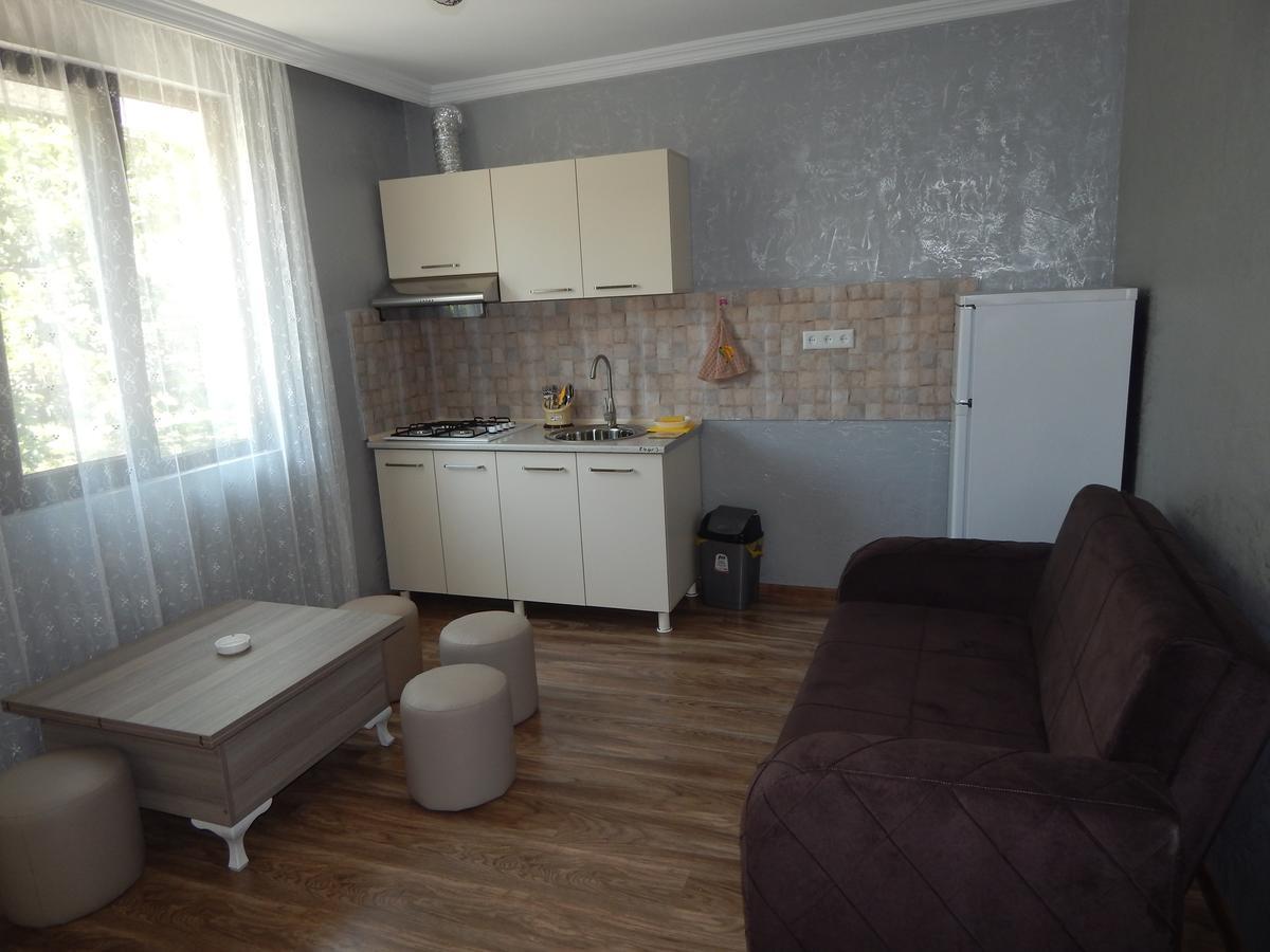 Guest House On Angisa Batumi Exteriér fotografie